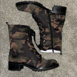 NWT Aldo combat boots